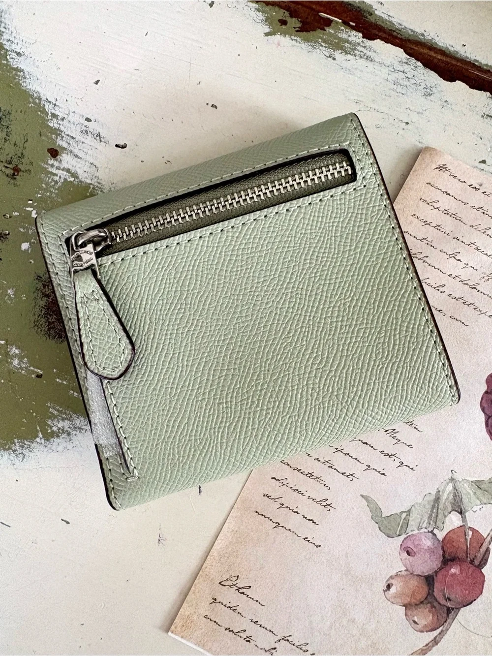 EUC Coach Small Trifold Wallet Leather Pale Pistachio Green Silver